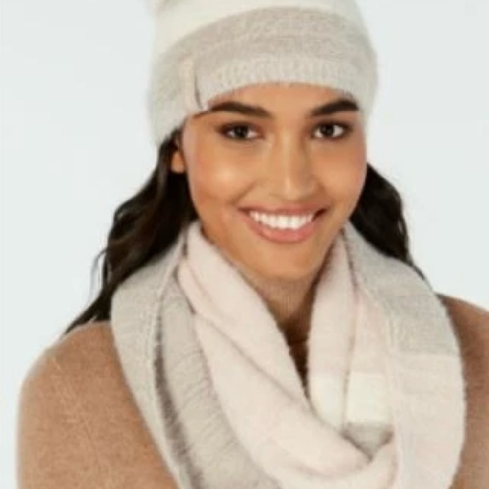 Calvin Klein Pink and Gray Knit Set brand new 
2 piece set hat & loop